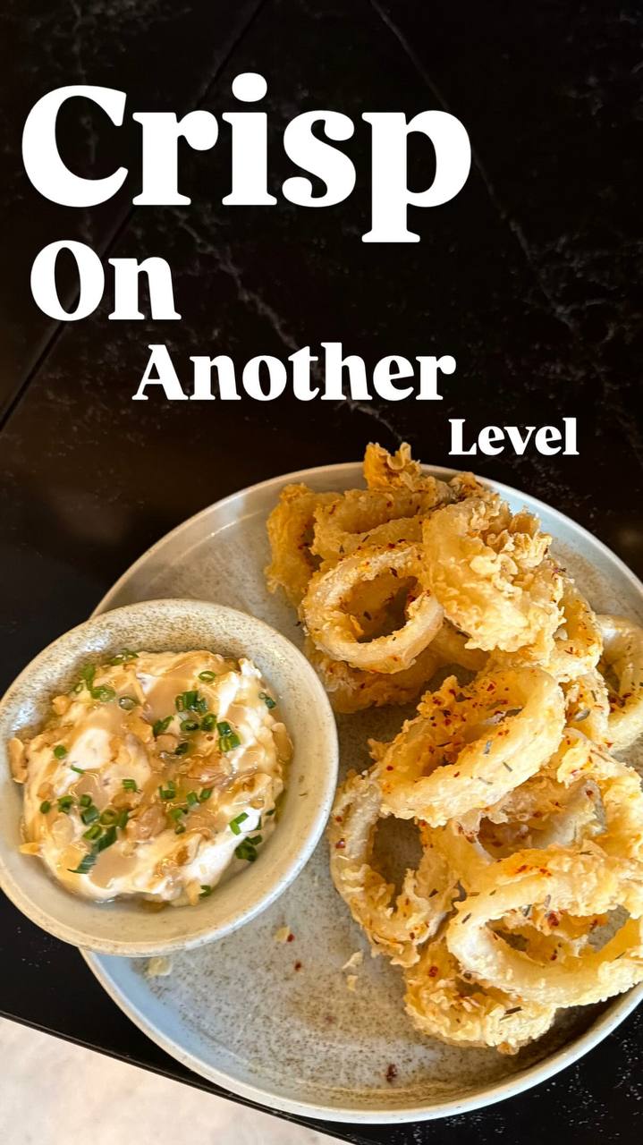 Pera Instagram Story showing crispy calamari with the text Crisp on another level